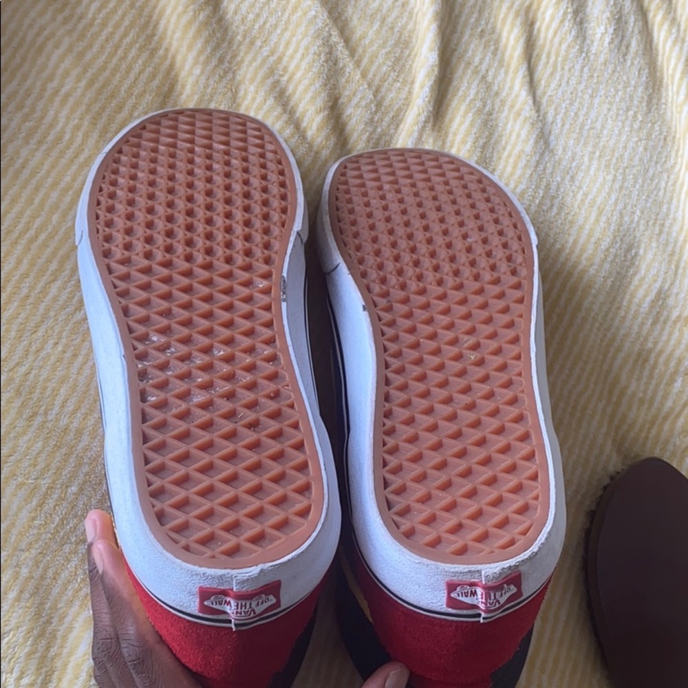 Vans - Picture 2 of 3